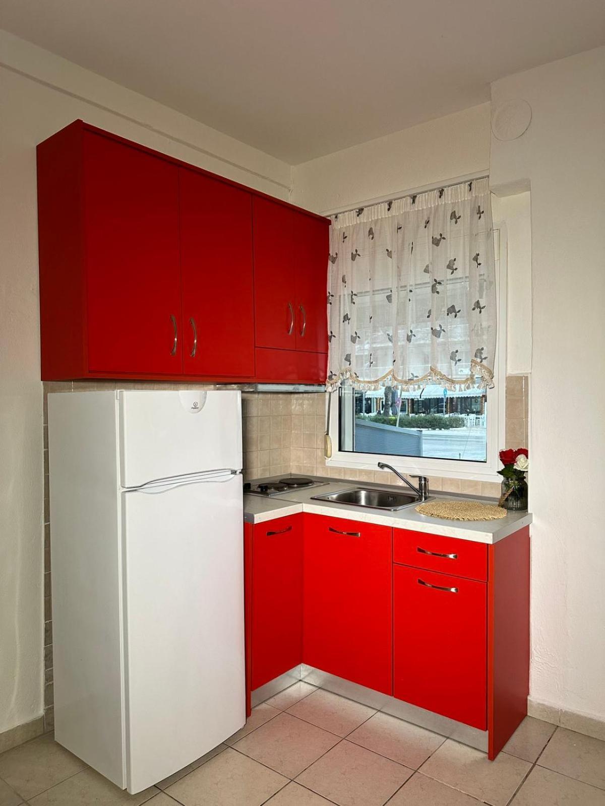 Elena Rooms-Apartments -B Asproválta Luaran gambar